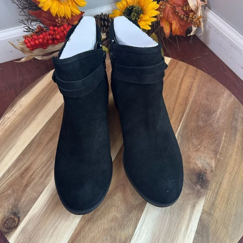 Isaac Mizrahi Gracie Boots Women's 8M Black Ankle Leather Suede
